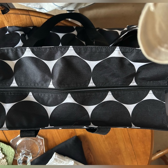 NWOT Thirty-One Tote Bag in Black and White Circle Dot Pattern - Picture 5 of 7
